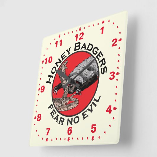 ハチミツのアナグマは邪悪なヘビの動物アートを恐れない スクエア壁時計 (傾斜)