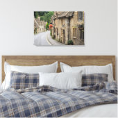 ハチミツ色のコテージCastle Combe, UK canvas キャンバスプリント (インサイチュ (寝室))