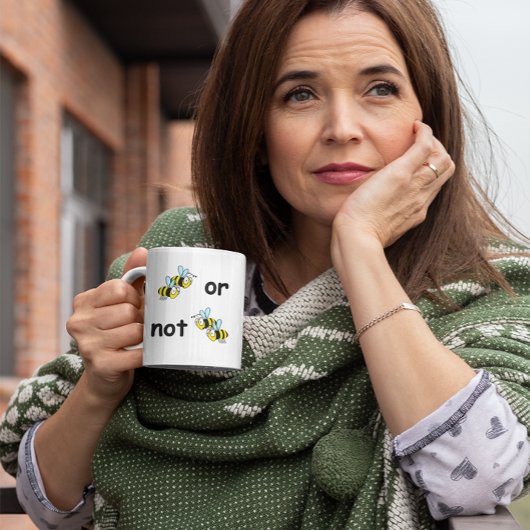 ハチ二匹と蜂でない二匹の漫画 コーヒーマグカップ