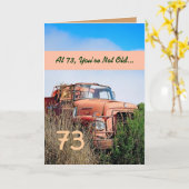 ハッおもしろいト73番目の誕生日-ヴィンテージオレンジ色トラック カード (黄色い花)