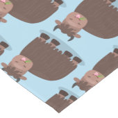 ハッおもしろいピー食べヤクの草の漫画イラストレーション ショートテーブルランナー (コーナー)