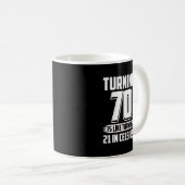 ハッおもしろいピー70誕生日 コーヒーマグカップ (正面右)