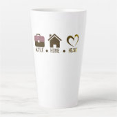 ハッスル、ホーム、ハート:やる気を起こさせる心地よいデザイン カフェラテマグ (正面)