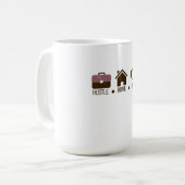 ハッスル、ホーム、ハート:やる気を起こさせる心地よいデザイン コーヒーマグカップ (正面左)