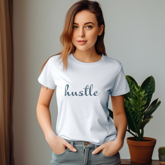 ハッスル – 焦点を合わせたままに動かない Tシャツ