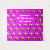 ハットピンクのバチェロレッテビール タペストリー (正面(横))