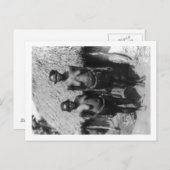 ハット写真の前に立つヌビア人女性 ポストカード (正面/裏面)