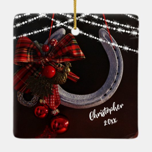 ハッピンパーソナライズされたグホリデーズホースシュークリスマス セラミックオーナメント (裏面)