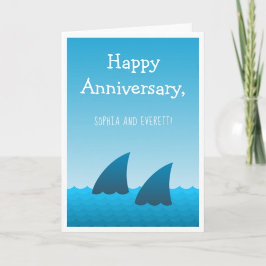 ハッピーアニバーサリーカップルシャークのグリーティングカード カード (正面)