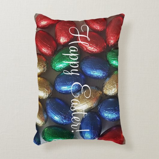 ハッピーイースターあいさつカラフルチョコレート卵 アクセントクッション (正面(垂直))