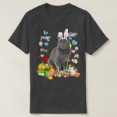 ハッピーイースターかわいいバニーロシアのキャットブルーエッグバスク Tシャツ (デザイン正面)