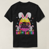 ハッピーイースターのガベージトラック内バニーチョコレート Tシャツ (デザイン正面)