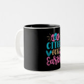 ハッピーイースターの日 – 卵の恋人 ツートーンマグカップ (正面左)