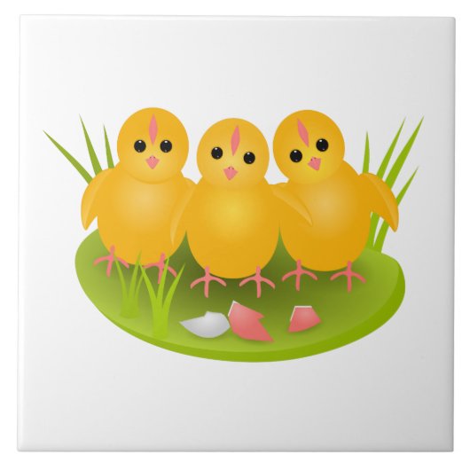 ハッピーイースターの黄色いヒナが緑の草の上 タイル (正面)