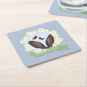ハッピーイースターバニー耳デイジーリース スクエアペーパーコースター (アングル)