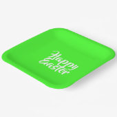 ハッピーイースターホワイト文字オン緑 ペーパープレート (傾斜あり)