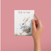 ハッピーイースター、イースターバニー歩くと卵 招待状