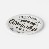 ハッピーオクトバーフェストモダンタイポグラフィテンプレート ペーパープレート (アングル)