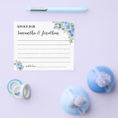 ハッピーカップルのシャワーカードのための青い花アドバイス チラシ (シングル)