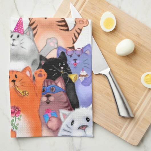 ハッピーキャットパーティーアニメスケッチ – かわいいおもしろい猫たち  キッチンタオル (四つ折り)