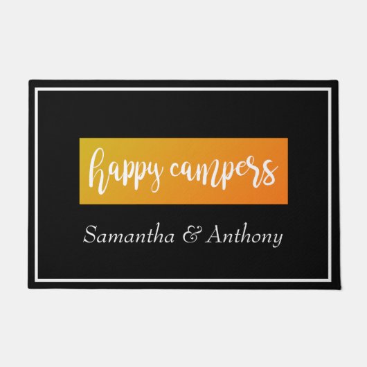 ハッピーキャンパーズアニーネームRVキャビンフレームブラック ドアマット (正面)