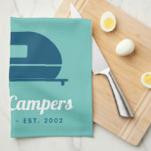 ハッピーキャンパーズティール(緑がかった色)ネービーキャンピング キッチンタオル (四つ折り)