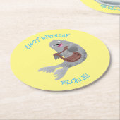 ハッピーキュートなハープシール漫画イラストレーション ラウンドペーパーコースター (アングル)