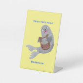 ハッピーキュートなハープシール漫画イラストレーション 台座サイン (正面)