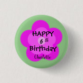 ハッピークス誕生日かわいいピンク色の花弁グラデーション 缶バッジ (正面)