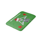 ハッピークリスマススケルトンオーナメントアイズスターズグリーン バスマット (アングル)