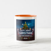 ハッピークリスマスデイ2024フェスティバルデザイン ツートーンマグカップ (中央)