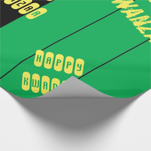 ハッピークワンザレッドブラックグリーンストライプズ模様 ラッピングペーパー (角)