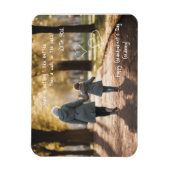 ハッピーグランドペアレントの日おばあちゃん公園を歩く マグネット (縦)