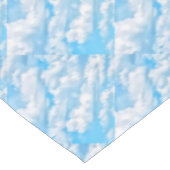 ハッピーサニークラウドブルーバックグラウンド テーブルクロス (アングル)