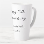 ハッピーシンプル10周年ミニマル結婚の名前 カフェラテマグ (右アングル)