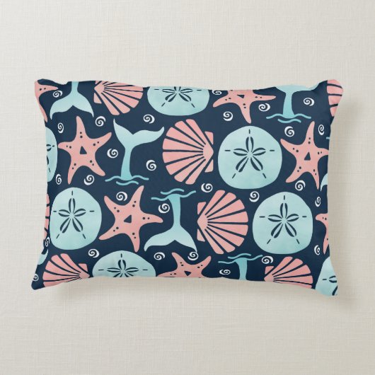 ハッピーシーショア |ビーチシーシェルネイビーホリデー アクセントクッション (裏面)