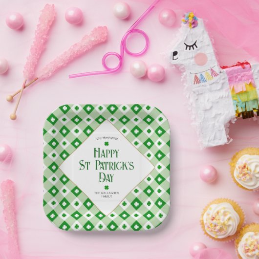 ハッピーセントパトリックのオレンジグリーンクローバープレイド名 ペーパープレート (パーティー)