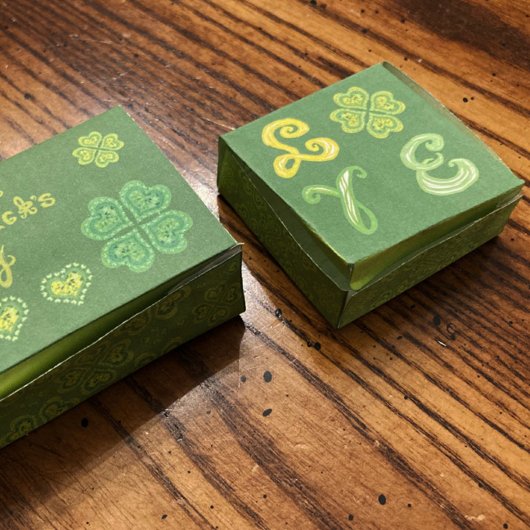 ハッピーセントパトリックのデイキャンディボックスパターンズプリント ポスター