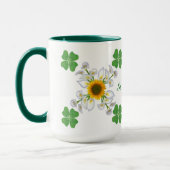 ハッピーセントパトリックの日！クローバー（カラ） マグカップ (左)