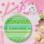 ハッピーセントパトリックズデイグリーンストライプズ ペーパープレート (パーティー)