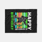 ハッピーセントパトリックSデイとYesそれは私の誕生日 フリースブランケット (正面(横))