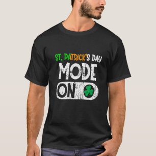 ハッピーセントパトリックSデイモードオンアイリッシュシャおもしろいムロック Tシャツ