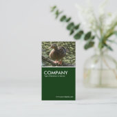ハッピーダック（セピア） – ダークグリーン 名刺 (スタンド正面)