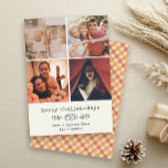 ハッピーチャラデイズ 現代的なハヌカの写真コラージュ シーズンカード<br><div class="desc">ハッピーチャラデイズ！ このシンプルでモダンなハヌカのカードは、トレンディなインスタグラムのレイアウトグリッドを採用しており、お気に入りの4枚の写真とともに、カスタムタイプライターのメッセージや、チャラブレッドと植物の枝のイラストを特徴としています。裏面には、暖かな赤オレンジのギンガム柄がプリントされています。</div>