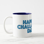 ハッピーチャラ日ハヌカーハヌカー(ユダヤ教の祭り)ブレッドローフ ツートーンマグカップ (左)