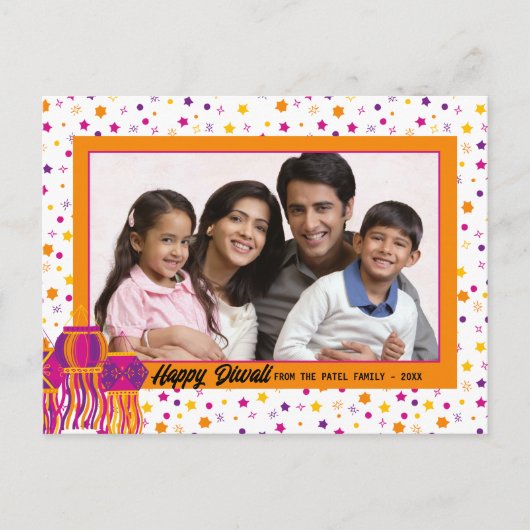 ハッピーディワリカラフルフォトピンクパープルランタン シーズンポストカード (正面)