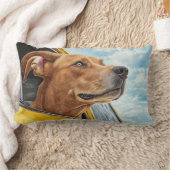 ハッピードッグインイエローカーアートプリント ランバークッション (ブランケット)