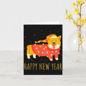 ハッピードッグコーギー新年を祝うあたたかなクリスマス カード (黄色い花)