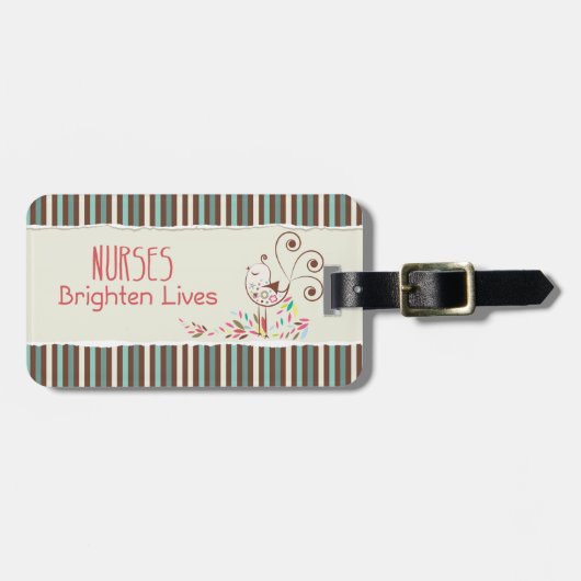 ハッピーナースデー、かわいい鳥オンストライプズ ラゲッジタグ (正面横)