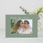 ハッピーニューイヤーエレガントシンプルセージ緑の写真 シーズンカード (スタンド正面)